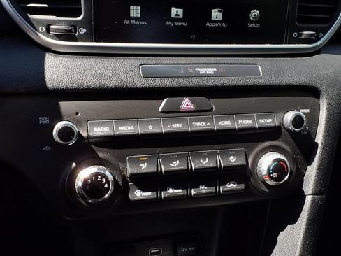 Used 2022 Kia Sportage LX FWD image 17