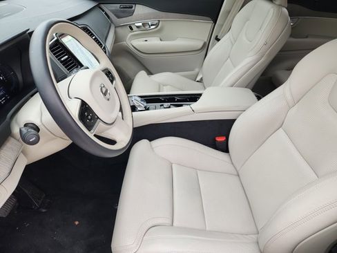 Used 2025 Volvo XC90 T8 Ultra w/ Protection Package Premier image 12