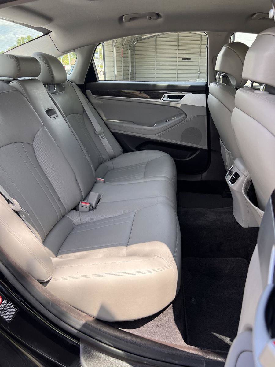 Used 2018 Genesis G80 3.8 RWD image 16