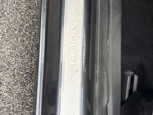 Used 2018 Tesla Model 3 Long Range RWD image 19