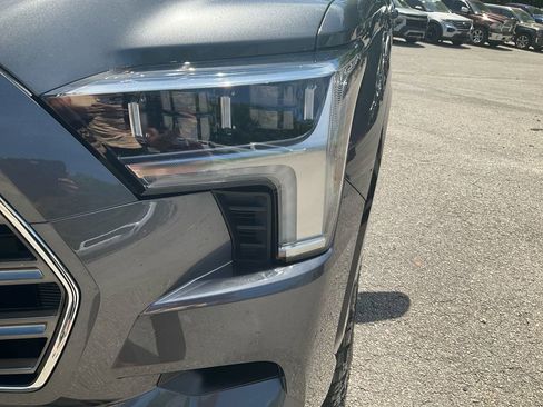 Used 2025 Toyota Sequoia Platinum AWD/4WD image 9