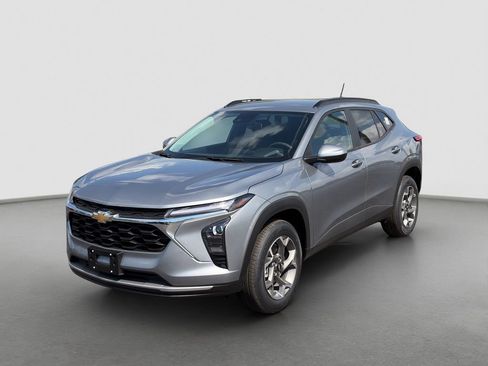 New 2026 Chevrolet Trax LT FWD image 1