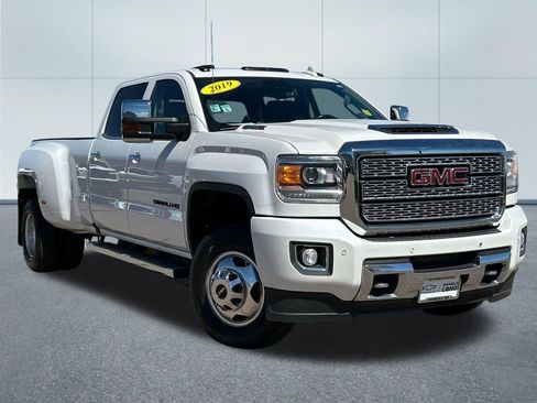 Used 2019 GMC Sierra 3500 Denali w/ Duramax Plus Package image 34