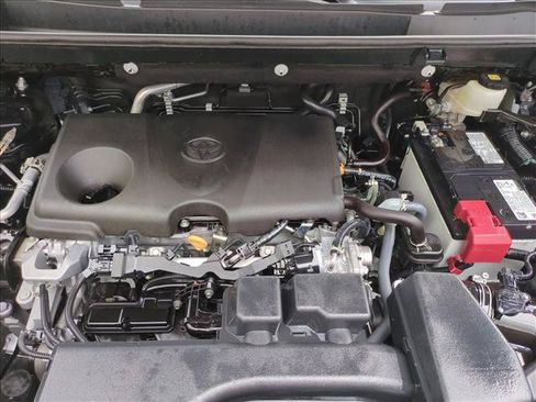 Used 2024 Toyota RAV4 XLE FWD image 22