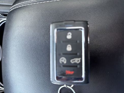 Used 2023 Jeep Grand Cherokee L Limited w/ Luxury Tech Group II image 27