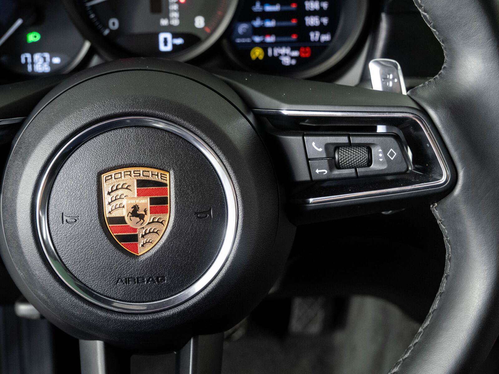 Certified 2024 Porsche Macan GTS w/ Premium Plus Package AWD/4WD image 11