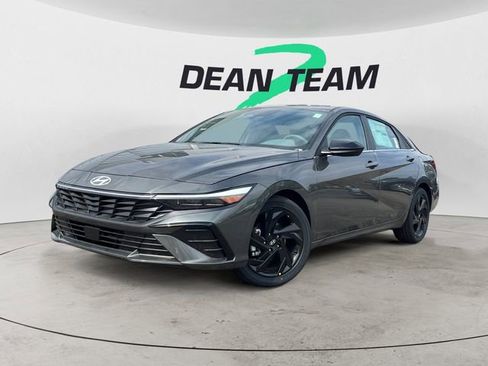 New 2026 Hyundai Elantra SEL Sport Premium FWD image 3