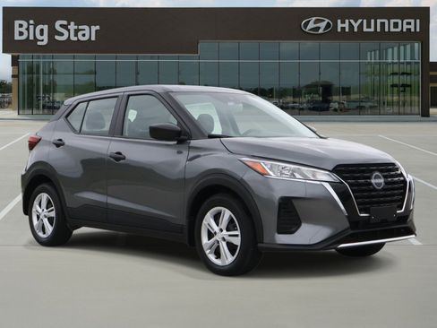 Used 2024 Nissan Kicks S FWD image 6