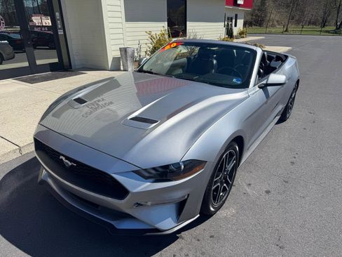 Used 2020 Ford Mustang Premium image 3