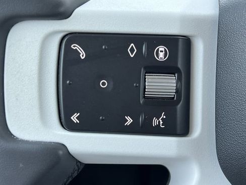 Certified 2025 Land Rover Defender 90 S AWD/4WD image 22