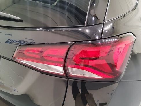 Used 2023 Chevrolet Equinox LT image 9