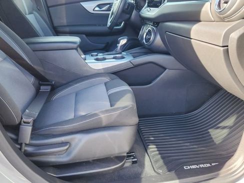Used 2025 Chevrolet Blazer LT image 21