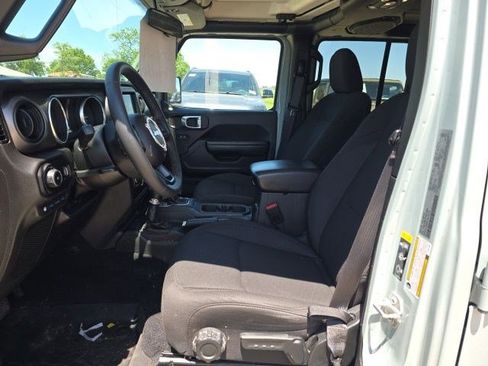 Used 2023 Jeep Wrangler Unlimited w/ Cold Weather Group AWD/4WD image 17