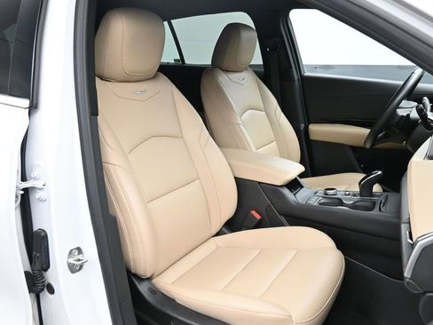 Used 2024 Cadillac XT4 Luxury FWD image 17