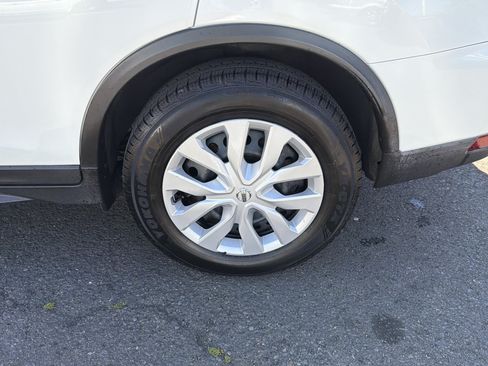 Used 2017 Nissan Rogue S FWD image 25