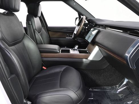 Used 2025 Land Rover Range Rover SE AWD/4WD image 15