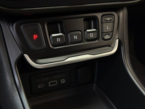 Used 2020 GMC Terrain Denali w/ Denali Premium Package FWD image 18