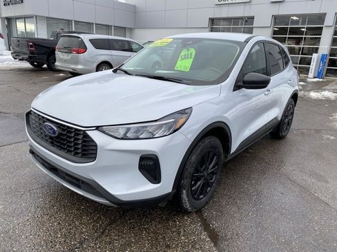 Used 2025 Ford Escape Active image 10