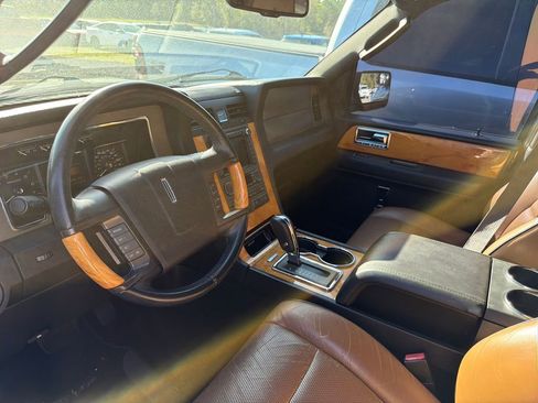 Used 2013 Lincoln Navigator L 2WD image 8