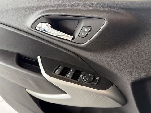 Certified 2025 Chevrolet Trax LS image 21