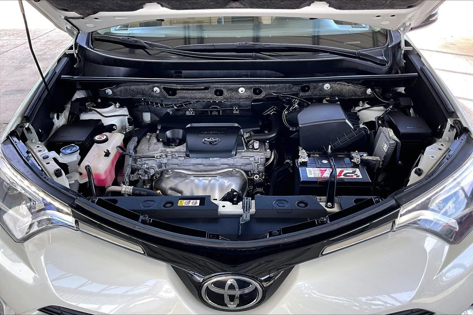 Used 2018 Toyota RAV4 Limited FWD image 27