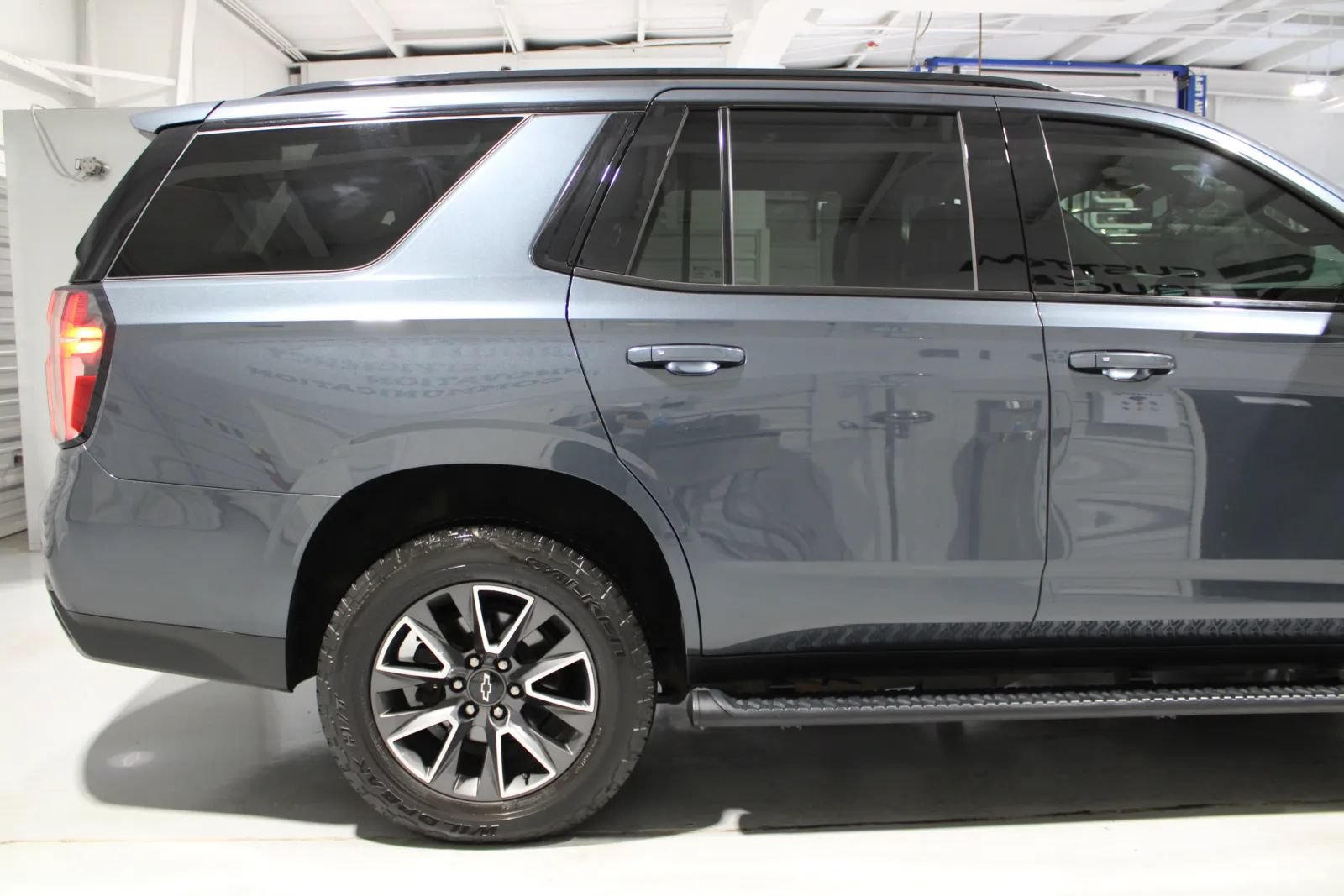 Used 2021 Chevrolet Tahoe Z71 AWD/4WD image 3