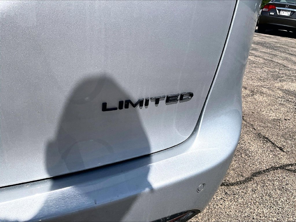 Used 2022 Chrysler Pacifica Limited w/ S Appearance Package FWD image 27