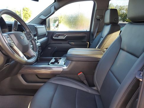 Used 2024 Chevrolet Silverado 2500 LTZ w/ LTZ Plus Package AWD/4WD image 19