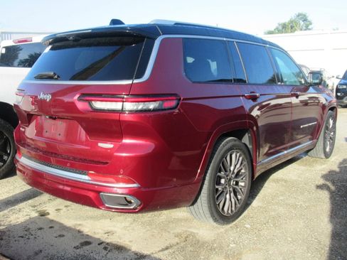Used 2023 Jeep Grand Cherokee L Summit AWD/4WD image 4