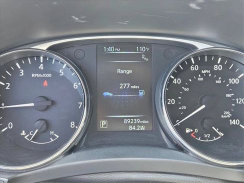Used 2014 Nissan Rogue SV w/ SV Premium Package FWD image 11