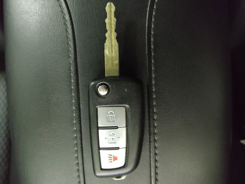 Used 2021 Nissan Rogue Sport S FWD image 32