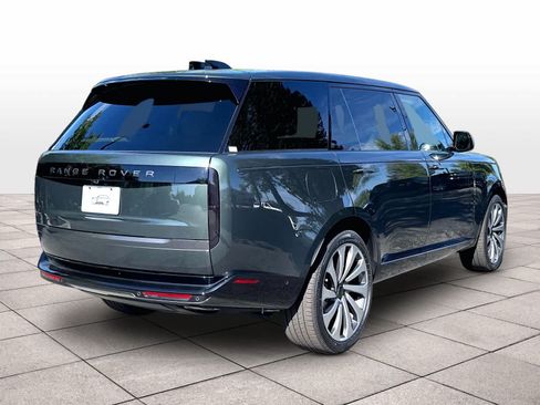 New 2026 Land Rover Range Rover Long Wheelbase SE AWD/4WD image 4