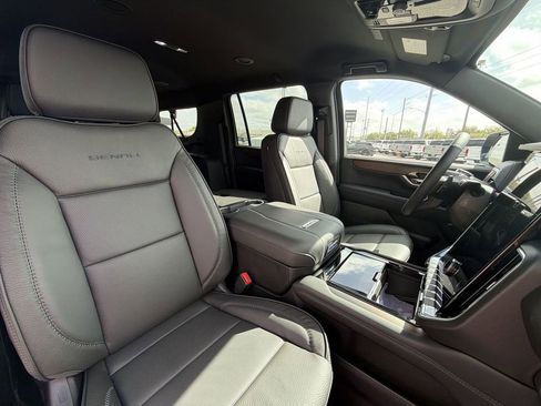 New 2026 GMC Yukon XL Denali AWD/4WD image 13