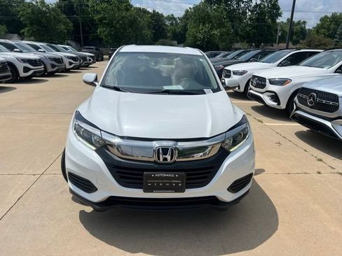 Used 2021 Honda HR-V LX image 2