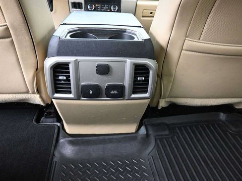 Used 2019 Ford F250 Lariat w/ Lariat Ultimate Package AWD/4WD image 13