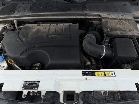 Used 2019 Land Rover Range Rover Evoque SE image 29