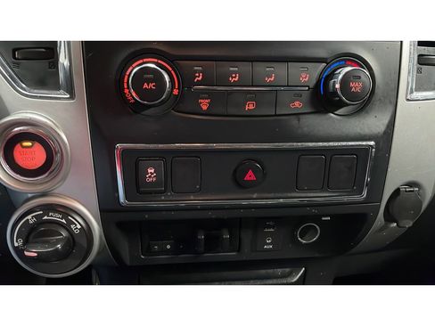 Used 2017 Nissan Titan SV AWD/4WD image 14