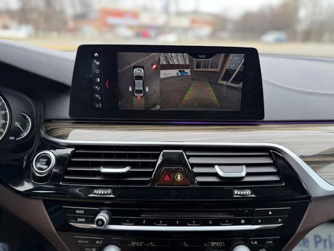 Used 2018 BMW 530e RWD image 26