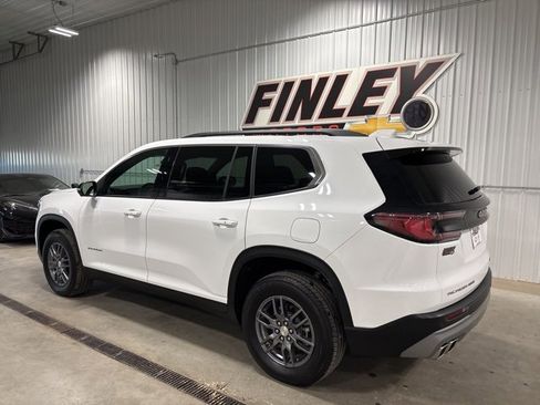 Used 2025 GMC Acadia Elevation image 4