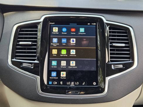 Used 2025 Volvo XC90 B6 Plus w/ Protection Package Premier image 24