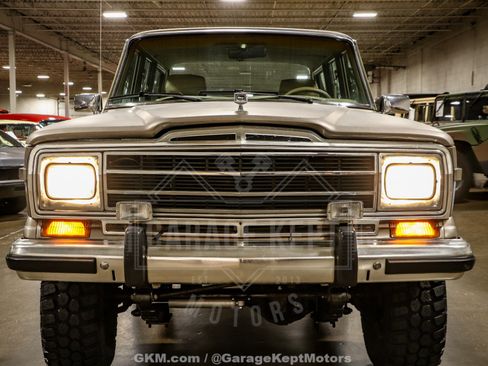 Used 1988 Jeep Grand Wagoneer AWD/4WD image 20