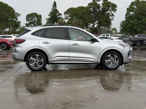 Used 2023 Ford Escape ST-Line w/ Equipment Group 301A FWD image 3