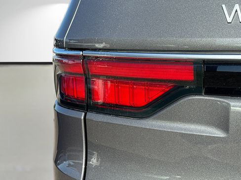 Used 2023 Jeep Wagoneer Series III w/ Convenience Group I image 10