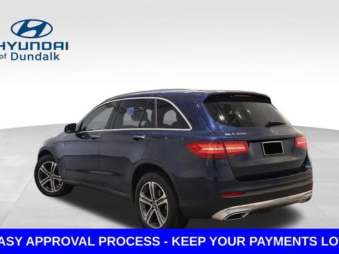 Used 2018 Mercedes-Benz GLC 300 4MATIC w/ Premium Package image 2