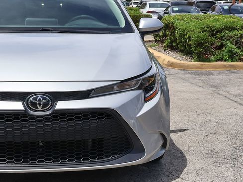Used 2021 Toyota Corolla LE FWD image 11