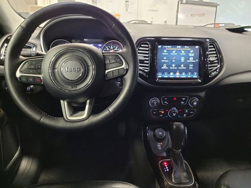 Used 2018 Jeep Compass Limited w/ Navigation Group image 22