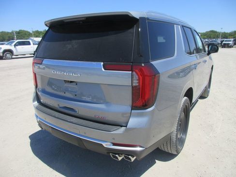 New 2026 GMC Yukon Denali w/ Denali Reserve Package AWD/4WD image 4