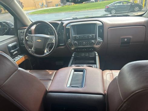 Used 2018 Chevrolet Silverado 1500 High Country AWD/4WD image 11