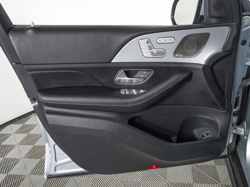 Used 2024 Mercedes-Benz GLS 450 4MATIC image 16