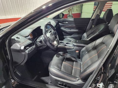 Used 2019 Nissan Altima 2.5 SR w/ SR Premium Package image 9